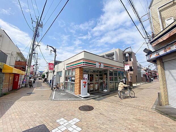 セブンイレブン板橋赤塚1番通り店(約650m)