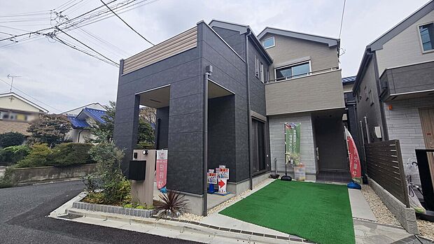 【外観写真】カースペース付き居室4部屋のゆとりある間取りプラン!