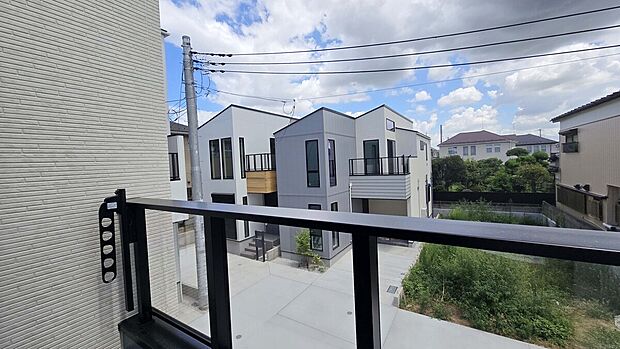 【施工例:バルコニー】現地やモデルルームのご案内が可能!建築条件外し無料!お好きハウスメーカーで建築可能!理想のお住まいを手に入れるチャンス!詳細などお気軽にお問い合わせください!