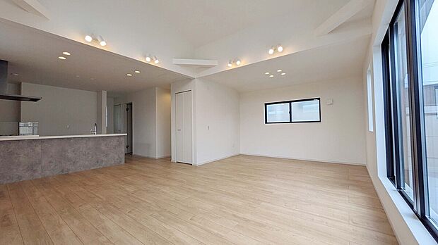 【施工例:リビング】現地、モデルルームのご案内が可能!お気軽にお問い合わせください!