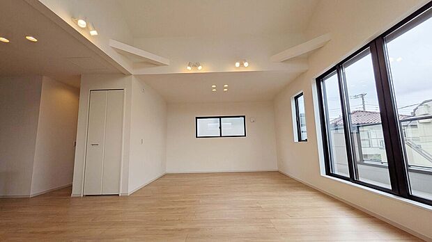 【施工例:リビング】現地、モデルルームのご案内が可能!お気軽にお問い合わせください!