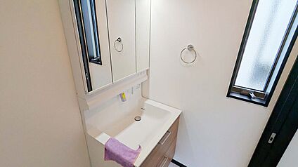 施工例：洗面化粧台