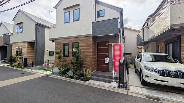 【玄関】開放感のある外玄関！