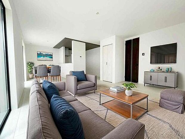 ２号棟
（現況の物件写真に、CG による画像処理を行っています。家具、家電、照明器具、小物、カーテン、その他のイメージはCG です。）