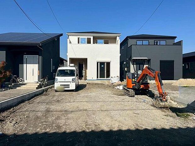 1号棟
完成に向けて現在建築工事中です☆土日・平日を問わず毎日モデルハウスにて物件説明会を開催中☆