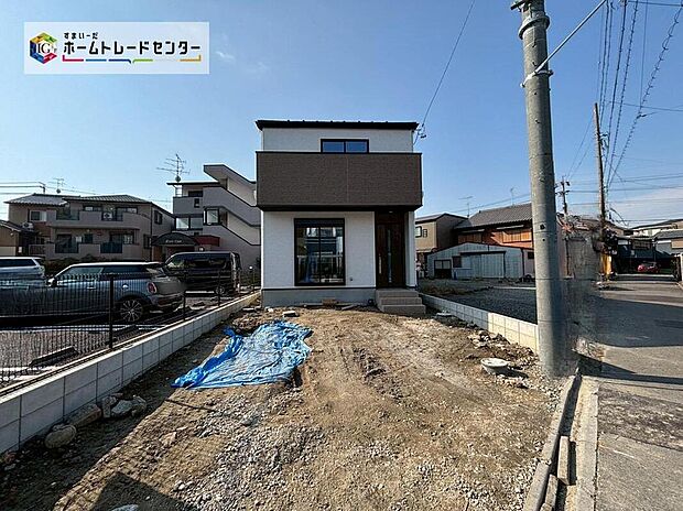 全１邸☆
室内完成しました！本日内覧可能です♪ぜひ現地にて、実際の建物・街並み・日当たり等ご確認下さい♪