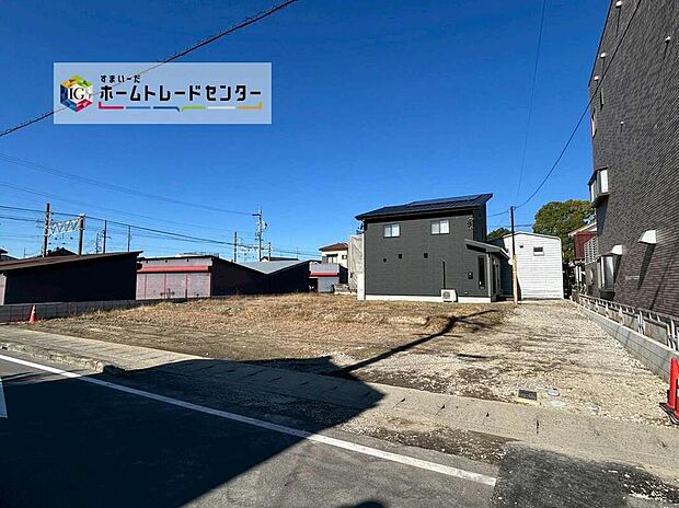 全3邸☆
完成に向けて現在建築工事中です☆住宅の構造や設備仕様・完成イメージなどの資料もお送りいたします♪お気軽にお問い合わせ下さい☆