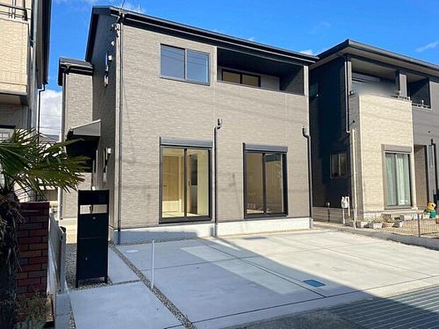 一戸建てのメリットは、「自分の土地」を自由に使えること。好きなペットが飼えるほか、ガーデニングやＤＩＹ、車やバイクの手入れなど様々な趣味を楽しめます♪

