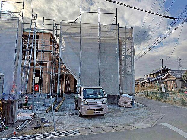 １号棟☆
駐車２台可能♪
建築中のためモデルハウスで構造説明会を開催しております☆設備や構造などご説明いたします！お気軽にお問い合わせください♪