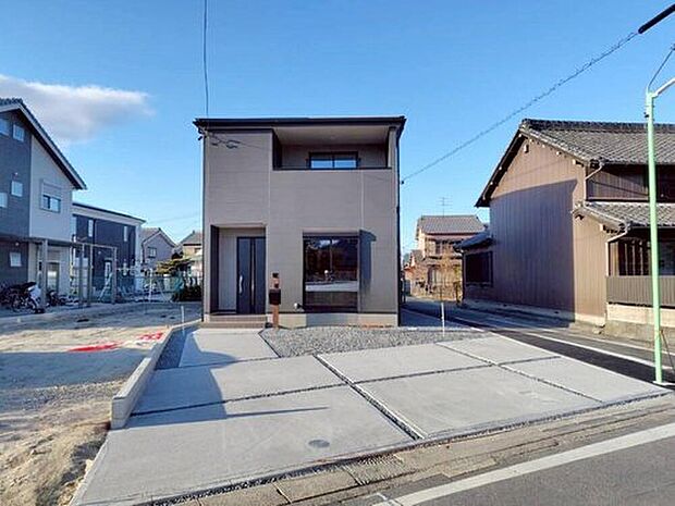 全２邸☆
完成しております！本日内覧可能です！弊社では現地販売会を行っておりません。現地ご見学の際はお気軽にお問い合わせ下さい☆