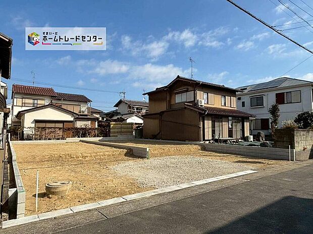 全2邸☆
各棟、並列2台駐車可能♪
完成に向けて現在建築工事中です☆住宅の構造や設備仕様・完成イメージなどの資料もお送りいたします♪