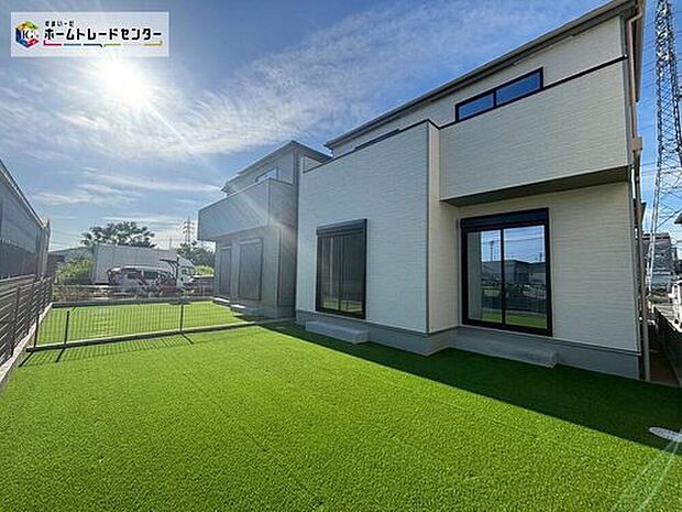 B号棟
穏やかな空気の流れる落ち着いた住環境です。ぜひ、現地へ足をお運びいただき実際の環境・陽当たりをご確認下さいませ♪