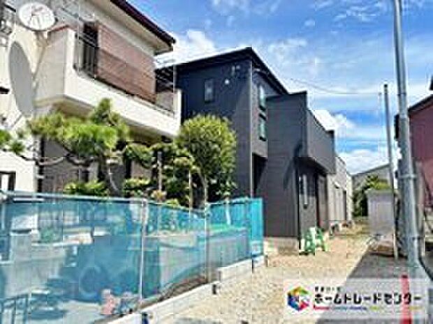 ２号棟
当日のご見学予約も承ります。同じものは２つとない「夢のマイホーム」との出会いが待っているかもしれません♪
お気軽に０１２０-８８８-９８３までお問い合わせください♪