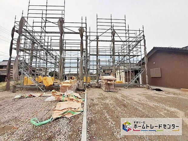 穏やかな空気の流れる落ち着いた住環境です。ぜひ、現地へ足をお運びいただき実際の環境・陽当たりをご確認下さいませ♪