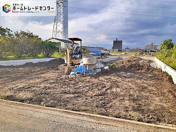 穏やかな空気の流れる落ち着いた住環境です。ぜひ、現地へ足をお運びいただき実際の環境・陽当たりをご確認下さいませ♪