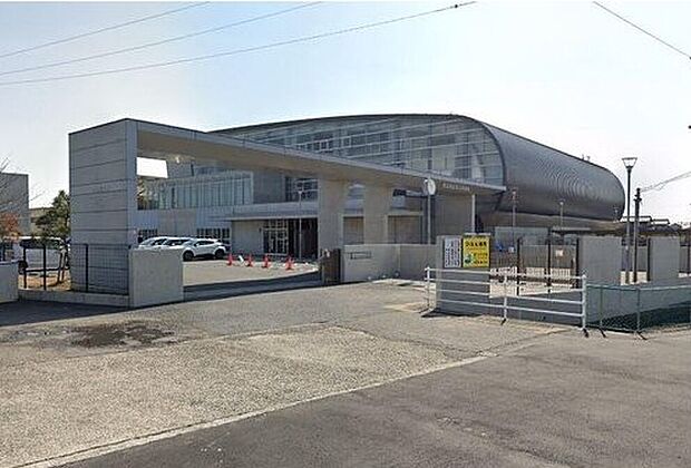 蟹江町立蟹江中学校（約240m）