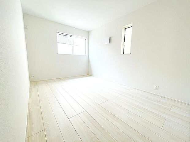 【リビング以外の居室】２号棟
家族一人ひとりの大切なプライベート空間。趣味に合わせて使って頂けるようシンプルに仕上げてあります。暮らし心地を大きく左右する収納を、適材適所に配置し使い勝手を考慮しました。