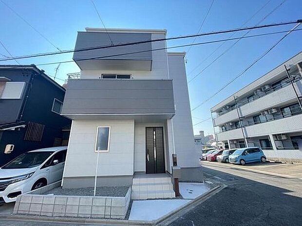 【現地外観写真】全１邸☆
完成しております！本日内覧可能です！弊社では現地販売会を行っておりません。現地ご見学の際はお気軽にお問い合わせ下さい☆