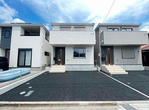 【現地外観写真】全２邸☆堂々完成いたしました！ぜひ現地にて、実際の建物・街並み・陽当たり等ご確認下さい♪お気軽にお問い合わせください☆