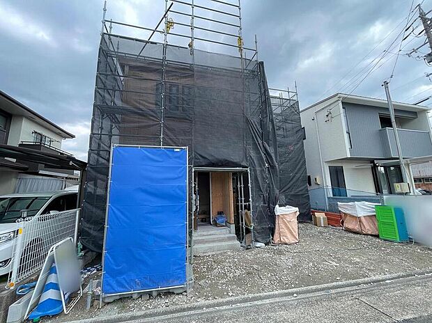 【現地外観写真】全1邸☆
完成に向けて現在建築工事中です☆土日・平日を問わず毎日モデルハウスにて物件説明会を開催中☆お気軽にお問い合わせ下さい☆