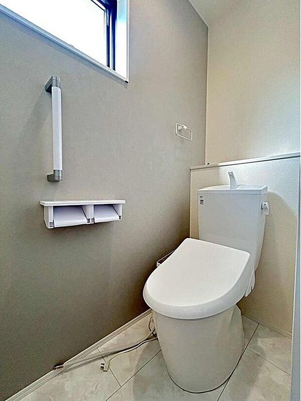 【トイレ】3号棟
1階2階ともにトイレが備わっているので、毎朝のトイレ渋滞が緩和できます。ご家族皆様が各々のタイミングでトイレを使いやすくなりますね♪