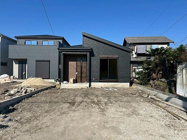 【現地外観写真】3号棟
建物完成しております!本日内覧可能です!弊社では現地販売会を行っておりません。現地ご見学の際はお気軽にお問い合わせ下さい☆