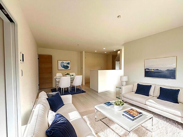 【リビング以外の居室】４号棟
通風・採光にも優れ、心地よい光と風があふれています。 プライドを満たすクオリティが見事に調和した住空間。新築戸建でなければ体感できないひとときをご体感頂ける筈です。