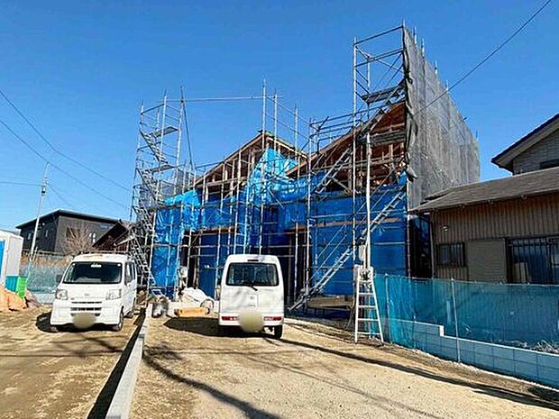 【現地外観写真】全2棟☆
完成に向けて現在建築工事中です☆土日・平日を問わず毎日モデルハウスにて物件説明会を開催中☆