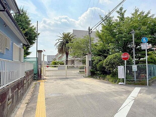岩倉市立岩倉北小学校（約650m）
