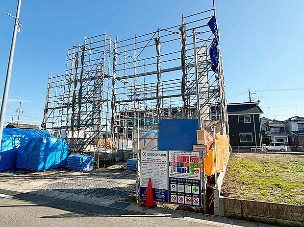 【現地外観写真】１号棟
建築中のためモデルハウスで構造説明会を開催しております☆設備や構造などご説明いたします！お気軽にお問い合わせください♪