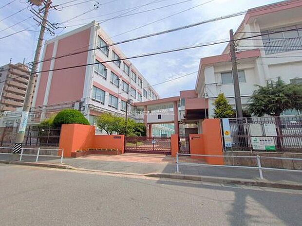 名古屋市立港西小学校（約560m）