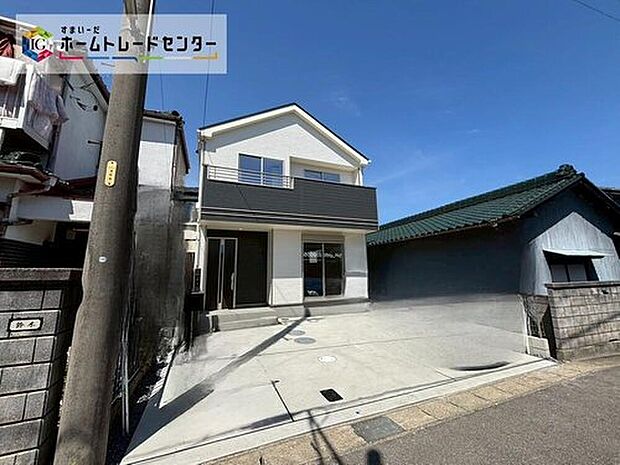 【現地外観写真】堂々完成いたしました！ぜひ現地にて、実際の建物・街並み・陽当たり等ご確認下さい♪お気軽にお問い合わせください☆