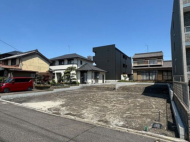 【現地外観写真】全２棟☆建築中のためモデルハウスで構造説明会を開催しております☆設備や構造などご説明いたします！お気軽にお問い合わせください♪