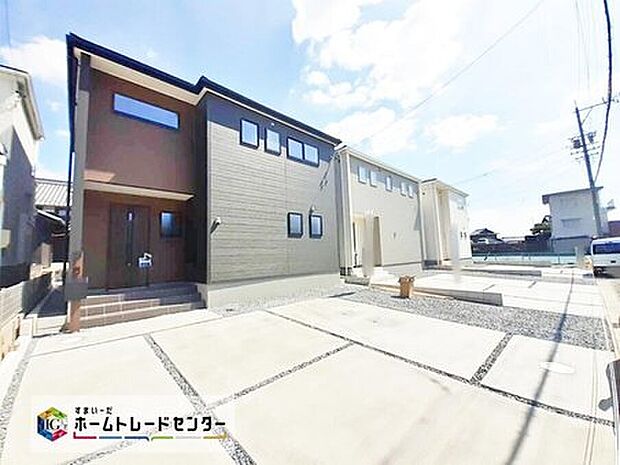 【現地外観写真】全３邸☆２号棟
完成に向けて現在建築工事中です☆住宅の構造や設備仕様・完成イメージなどの資料もお送りいたします♪お気軽に０１２０-８８８-９８３までお問い合わせ下さい☆