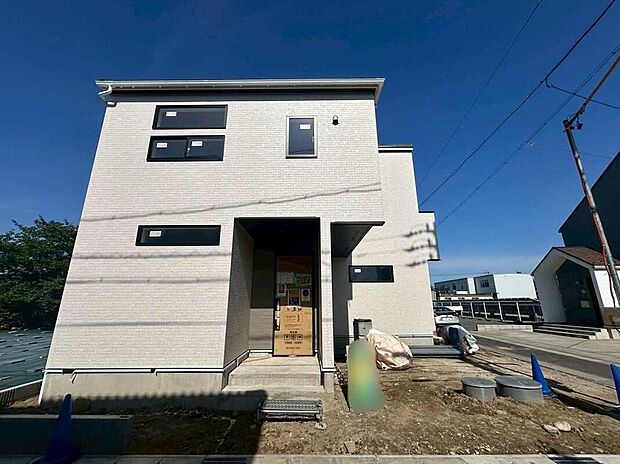 【現地外観写真】建築中のためモデルハウスで構造説明会を開催しております☆設備や構造などご説明いたします！お気軽にお問い合わせください♪