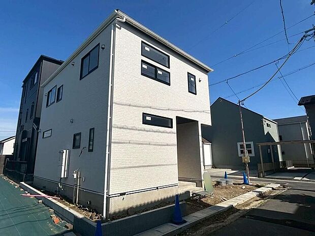【現地外観写真】住宅の構造や設備仕様・完成イメージなどのご質問はいつでもお気軽にお問い合わせ下さいませ☆資料もお送りいたします♪