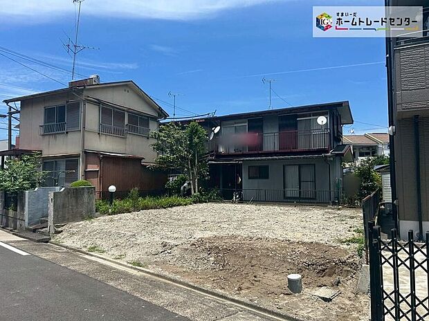 【現地外観写真】お車は車種により2台駐車可能♪