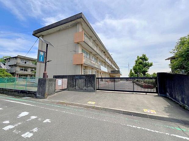 稲沢市立稲沢北小学校(約1,000m)
