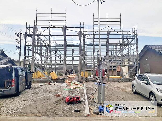 【現地外観写真】完成に向けて現在建築工事中です☆住宅の構造や設備仕様・完成イメージなどの資料もお送りいたします♪お気軽にお問い合わせ下さい☆