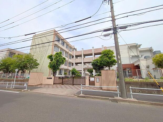 名古屋市立供米田中学校(約1,200m)