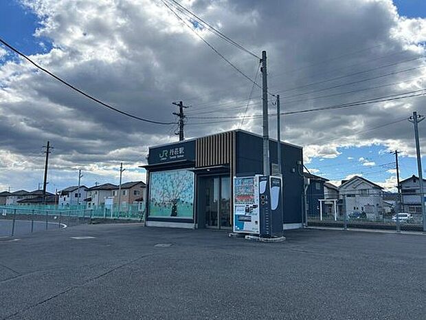 丹荘駅まで2100m 車で５分。ほぼ平坦な経路です♪