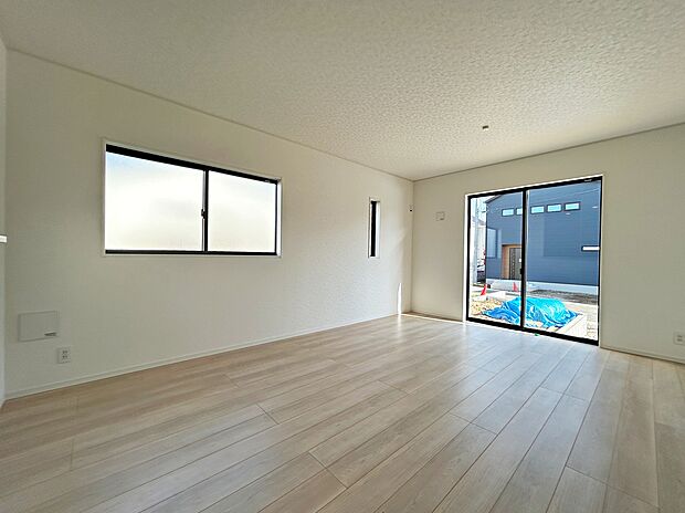 東武伊勢崎線「花崎」駅まで徒歩14分♪

