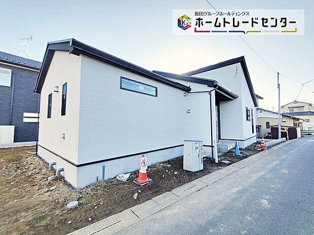 ご予約をいただければ、もちろん平日や夜間でもご案内は可能です。お仕事の形態が多様化しておりますので、決まったお時間では中々身動きが取れないお客様も多いかと思います。お気軽にお申し出ください！