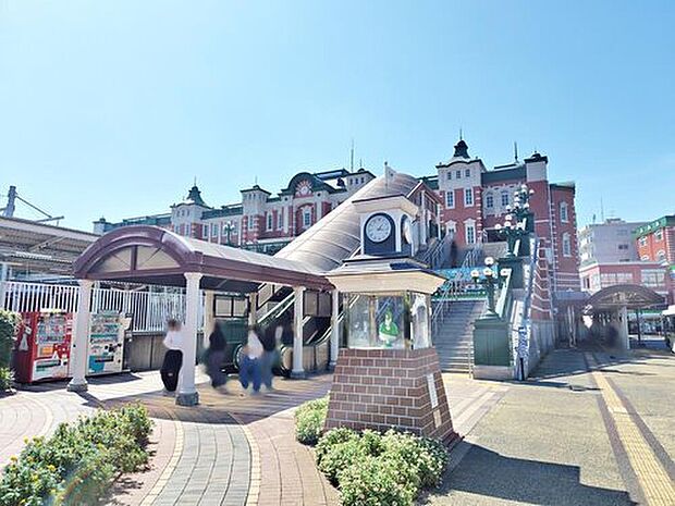JR高崎線「深谷」駅バス7分「アリオ深谷」バス停徒歩9分◎上柴東小学校徒歩4分♪アリオ深谷徒歩7分♪
生活利便施設がギュッと身近に集まる上柴エリアならではのアクティブで快適な暮らしが叶います☆