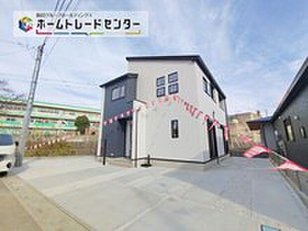 【前面道路含む現地写真】☆１号棟☆ご予約をいただければ、平日や夜間でもご案内は可能です。お仕事の形態が多様化しておりますので、決まったお時間では中々身動きが取れないお客様も多いかと思います。お気軽にお申し出ください。