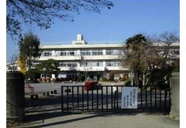 寄居町立男衾小学校（約2,000m）