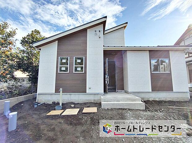 【現地外観写真】今なら建築中の様子をご覧になることができます♪
地震に強いオリジナル工法を是非お確かめ下さい♪
現地をご覧いただきながら、住まいの夢をお聞かせください。