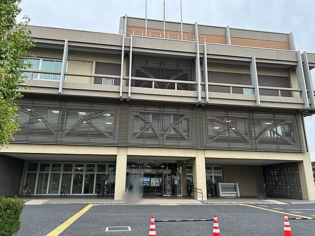 行田市役所（約870m）