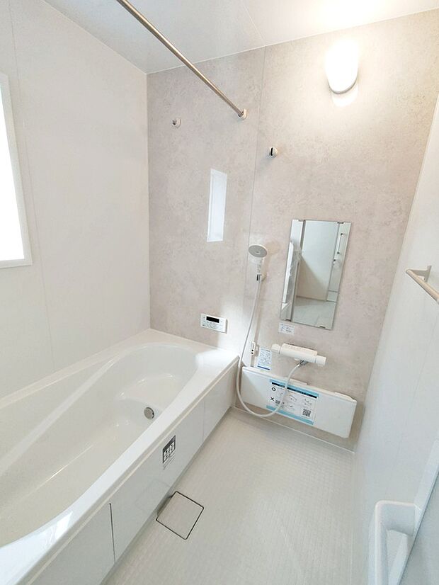 【浴室】☆2号棟☆１坪ある浴室です。