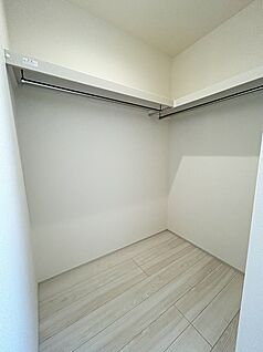 【2階ウォークインクローゼット】